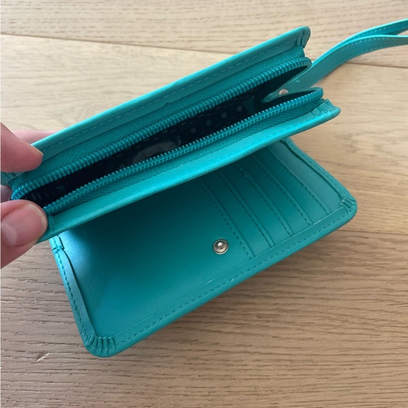 BNWT wallet/wristlet - Picture 3 of 3